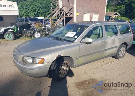 2001 Volvo V70 z USA, uszkodzony, nr VIN YV1SW61R111115686